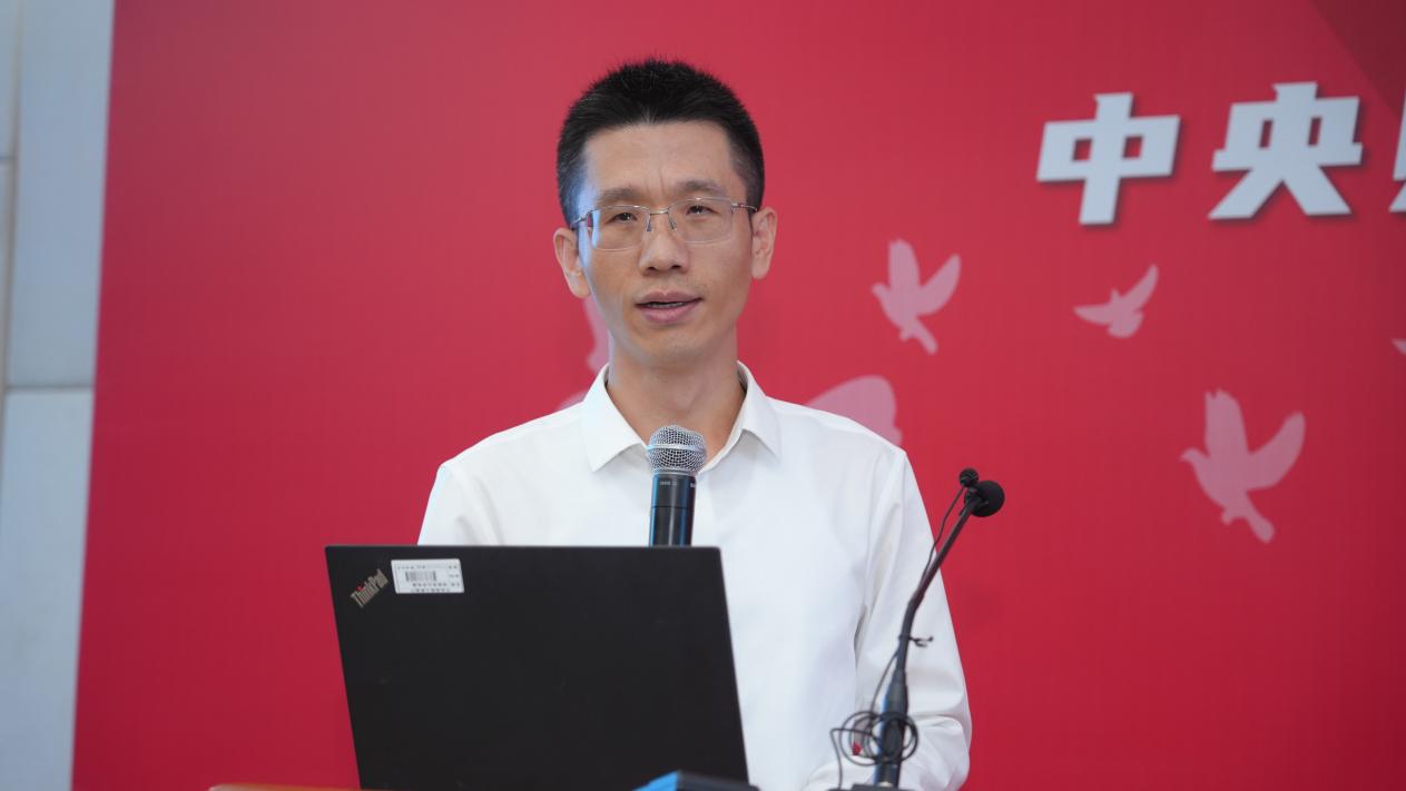 谢明华 谢明华